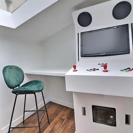 Unique Loft Apartment Located 15 Minutes From The Champs Elysees Saint-Ouen  Buitenkant foto